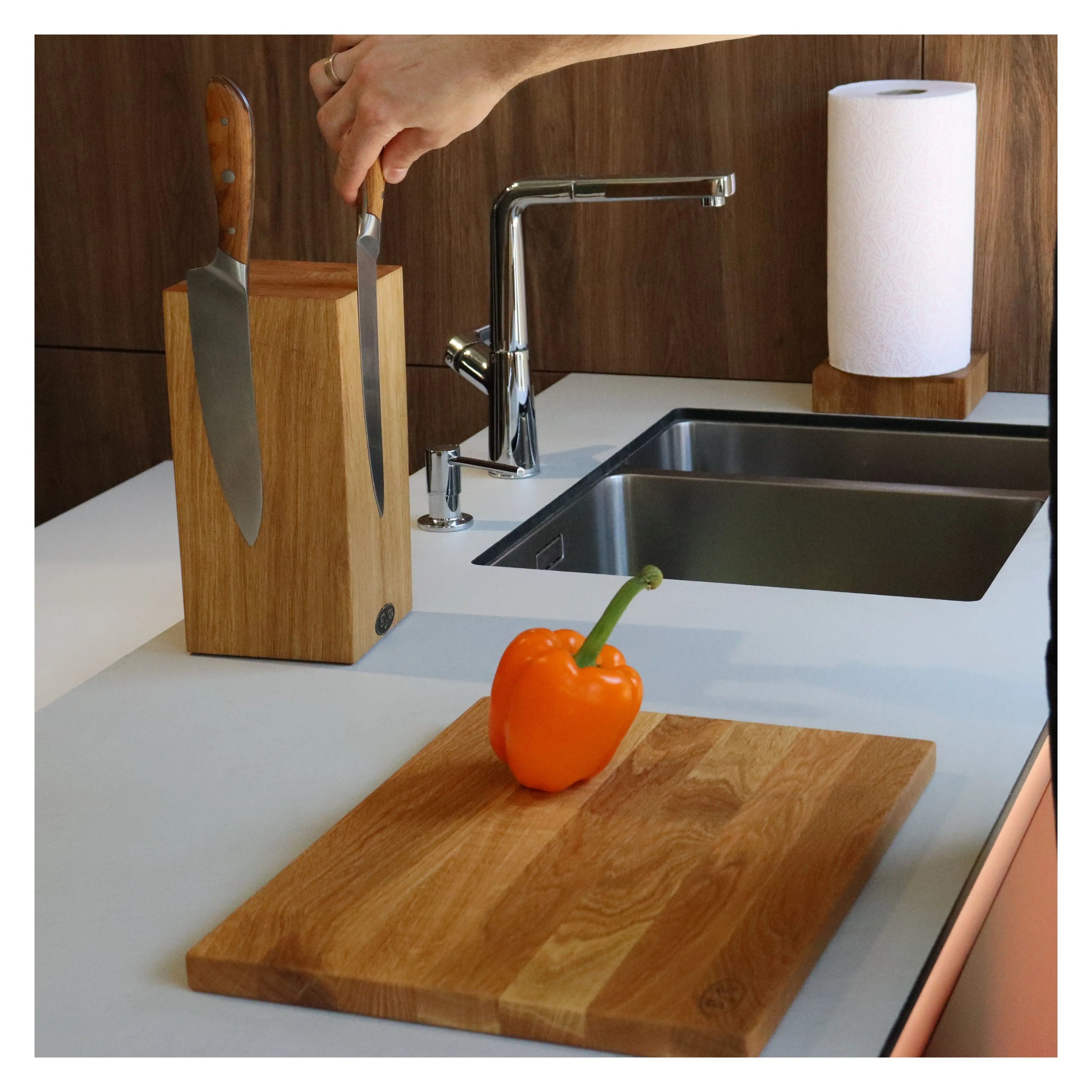 Magnetischer Messerblock ohne Messer, für 8 Küchenmesser, mit sehr starken Neodym Magneten, Handgefertigt B4K